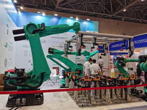 廣州中小企業(yè)搶占工業(yè)機(jī)器人賽道，新上榜“小巨人”增幅超100%